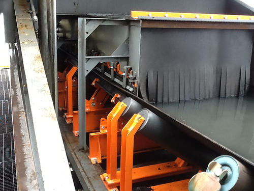 Transfer points and conveyor belts